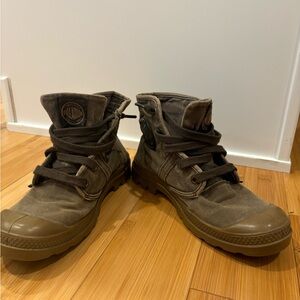 Palladium boots